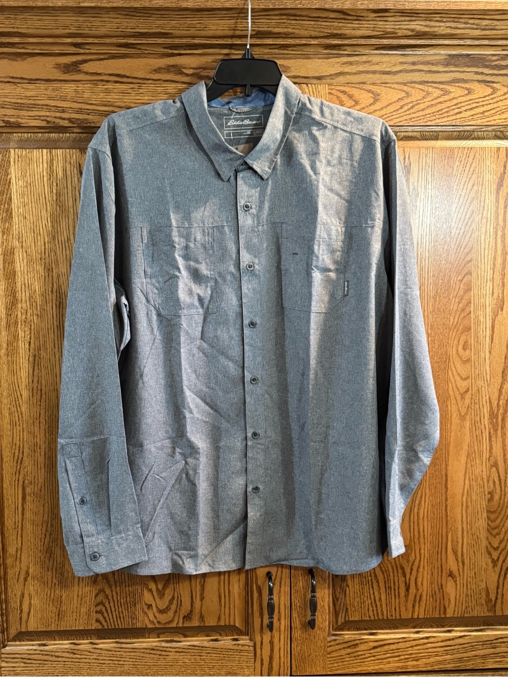 Eddie Bauer Men's Gray Long-Sleeve Button-Down Shirt